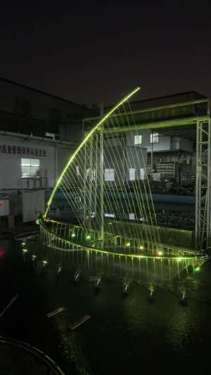 Светещ фонтан във форма на лодка 4.5/1.3/3.2 метра | AVStore