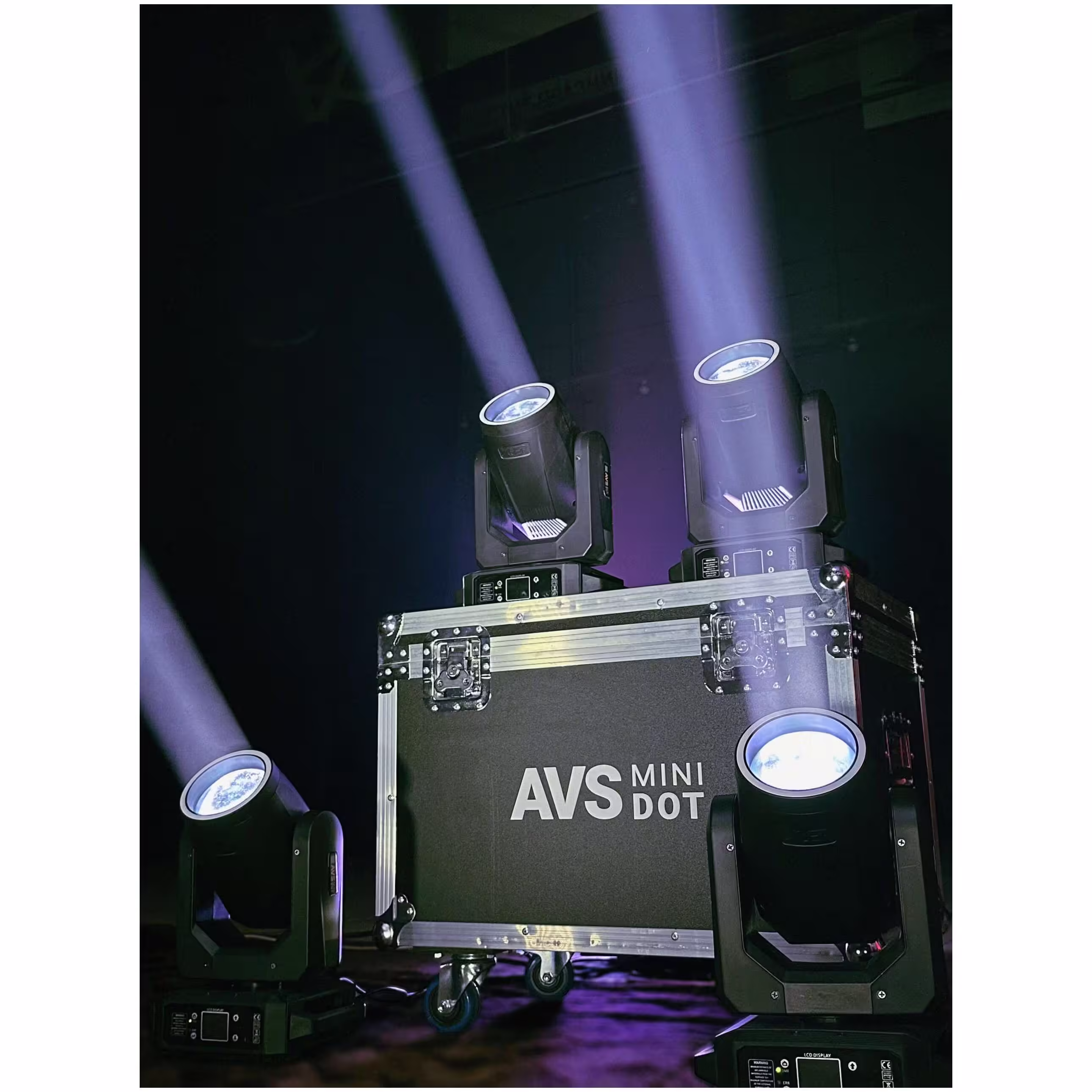 Кейс с 4 броя Движеща Глава AVS Mini Dot 200W Beam + Wash | AVStore