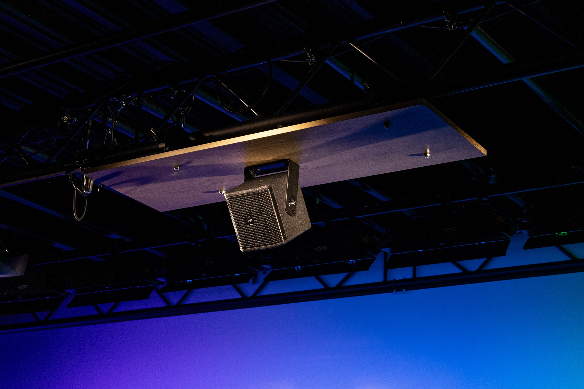 d3548_fx07_26 Пасивна инсталационна тонколона DAP Xi-5C 5″ черна | AVStore